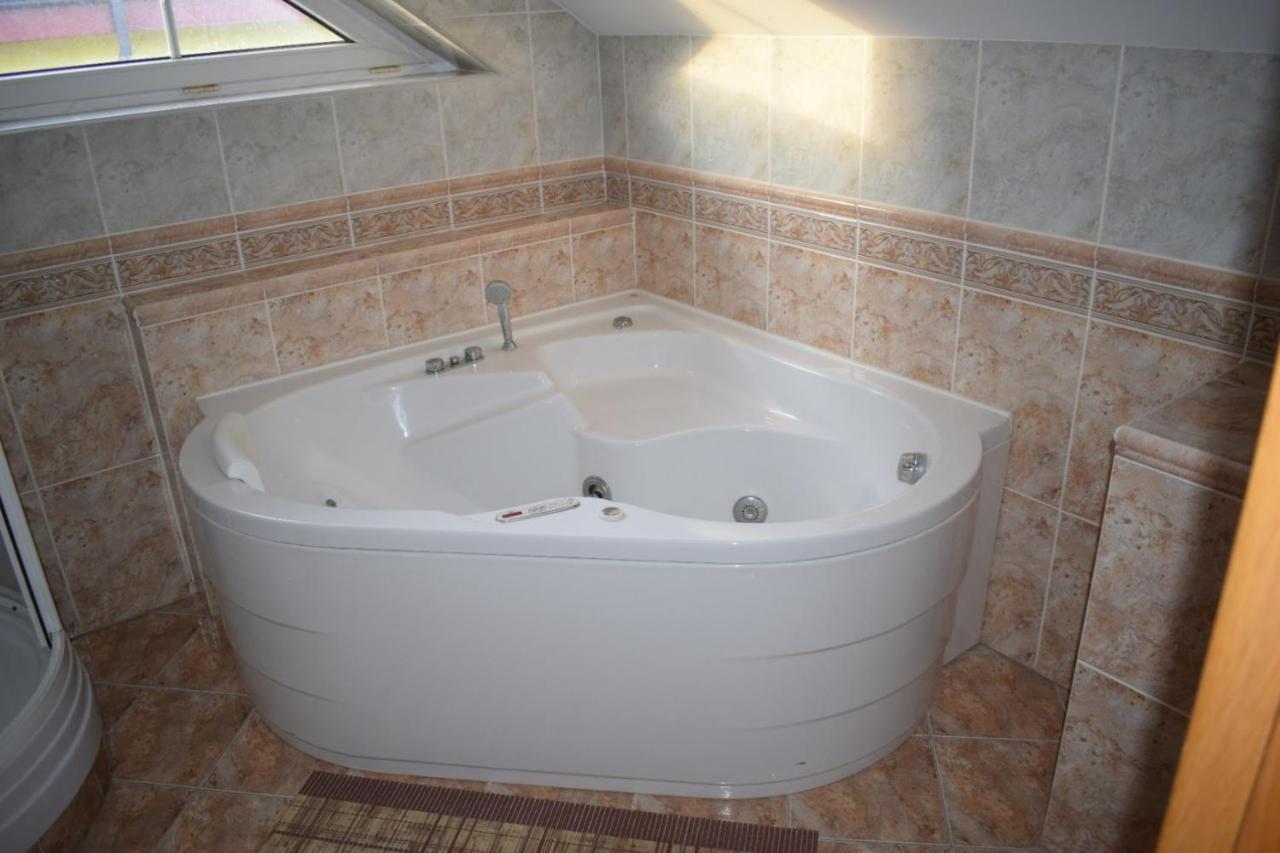Comenius Apartments - Apartmany Na Rohu سفيدنيك المظهر الخارجي الصورة