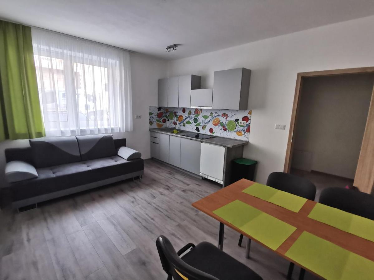 Comenius Apartments - Apartmany Na Rohu سفيدنيك المظهر الخارجي الصورة