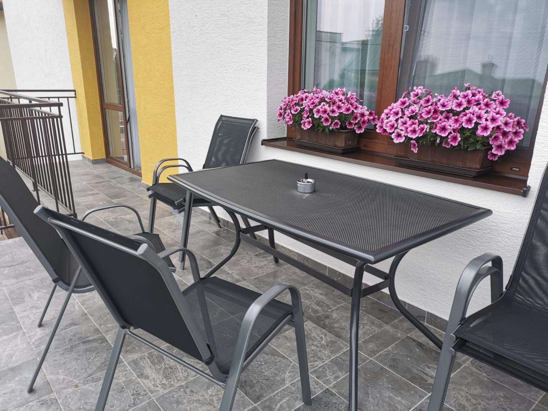 Comenius Apartments - Apartmany Na Rohu سفيدنيك المظهر الخارجي الصورة